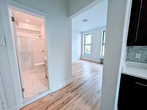 446 Dean St #2R Photo 1