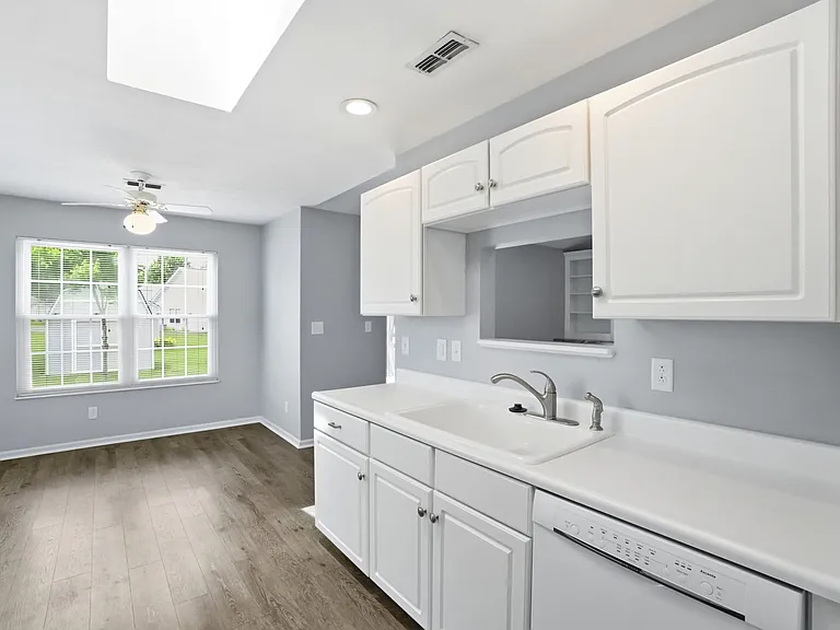 9083 Marquis Dr — Photo 12
