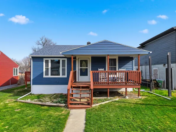 1021 Roberts St, Belle Fourche, SD 57717