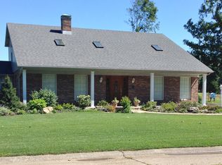 617 Pioneer Dr, Boonville, IN 47601