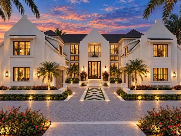 989 Admiralty Parade E, NAPLES, FL 34102