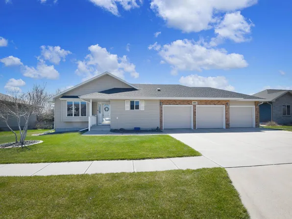 1830 W 49th Street Pl, Kearney, NE 68845
