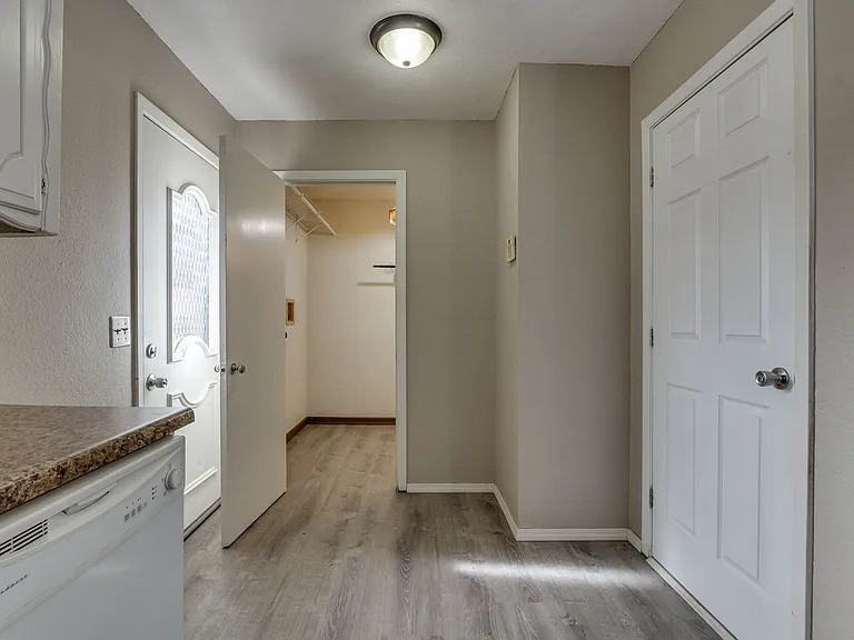 1432 SW 61st Ter — Photo 20