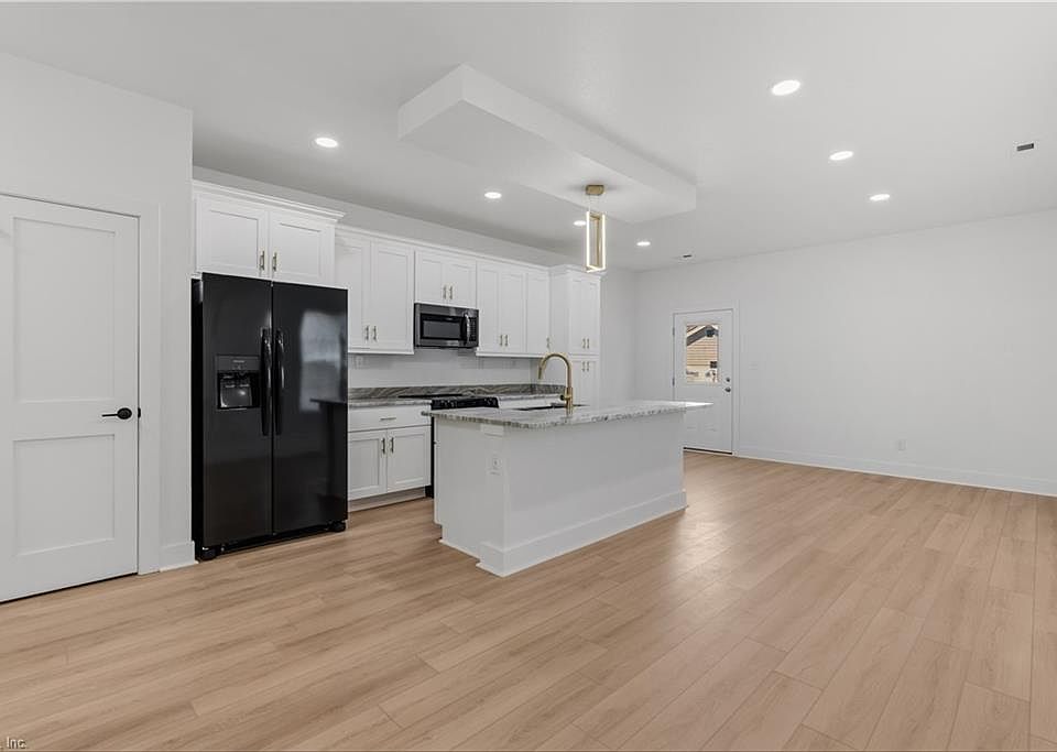 1st image of 1112 Fayette St