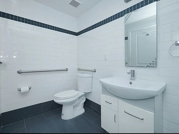 5th image of 141 W 131st St APT 4