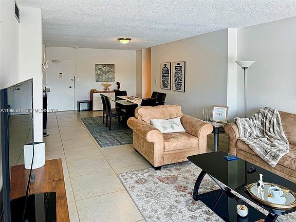 5th image of 500 Bayview Dr APT 325