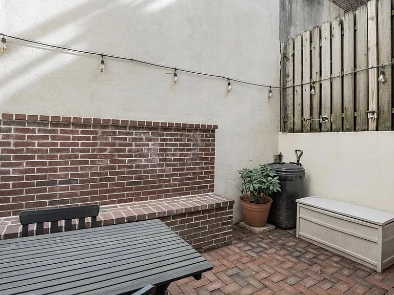 305 Fitzwater St — Photo 21