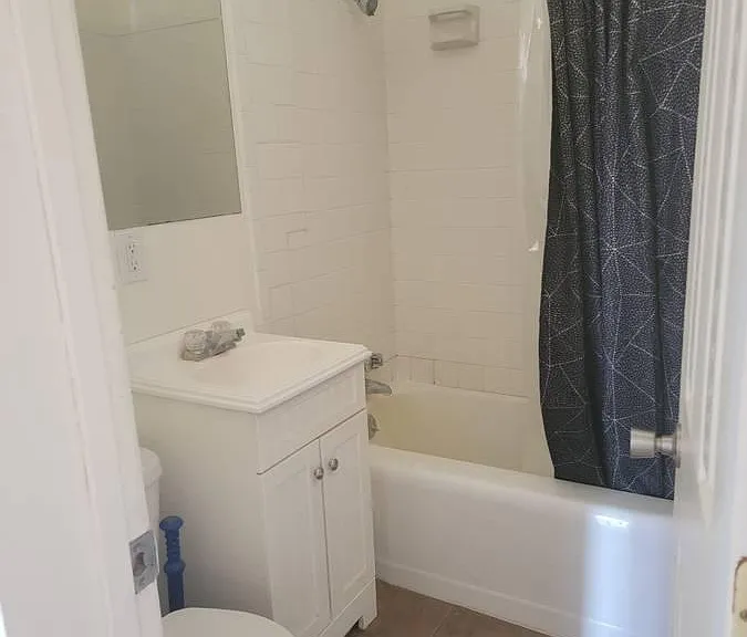 1301 Princeton Dr NE #B — Photo 2