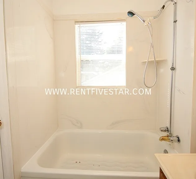 1056 S 4th Ave #5 — Photo 8