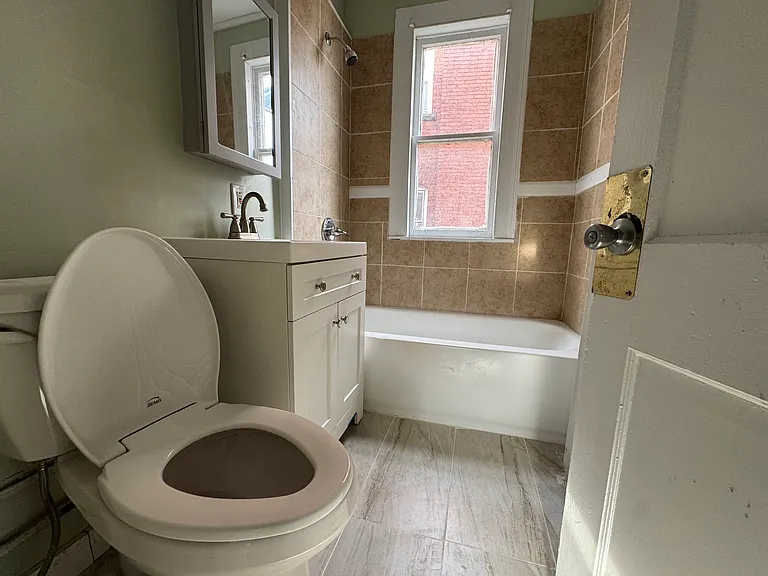 1069 Capitol Ave #2E — Photo 9