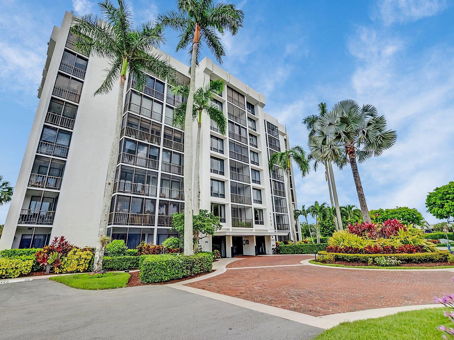 6895 Willow Wood Drive #1023