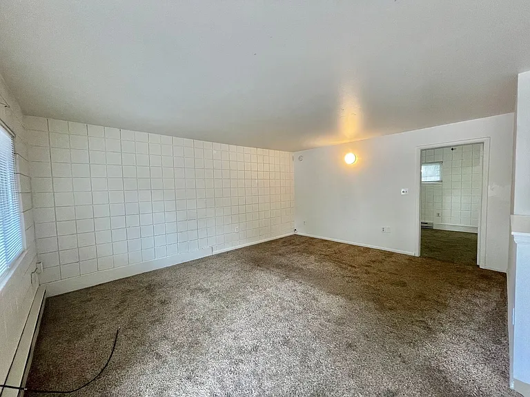 509 S Bryan Ave — Photo 5