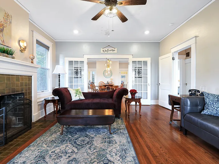 802 N Olive St — Photo 2