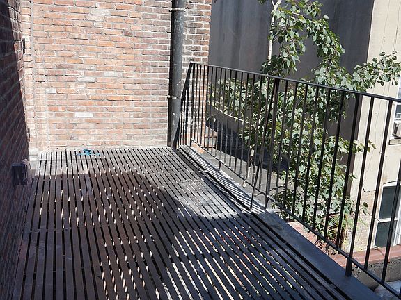5th image of 434 Hancock St #2R