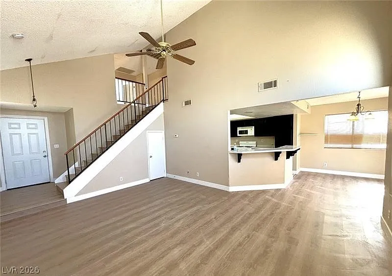 2 bed, 2.5 bath, 1408 sqft, $1,790 — Photo 3