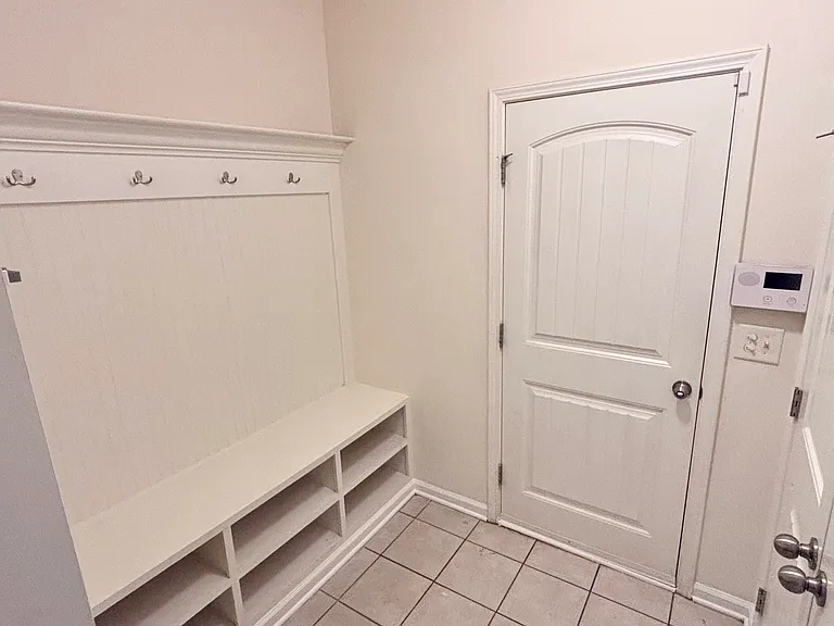 535 Whitworth Ln — Photo 10