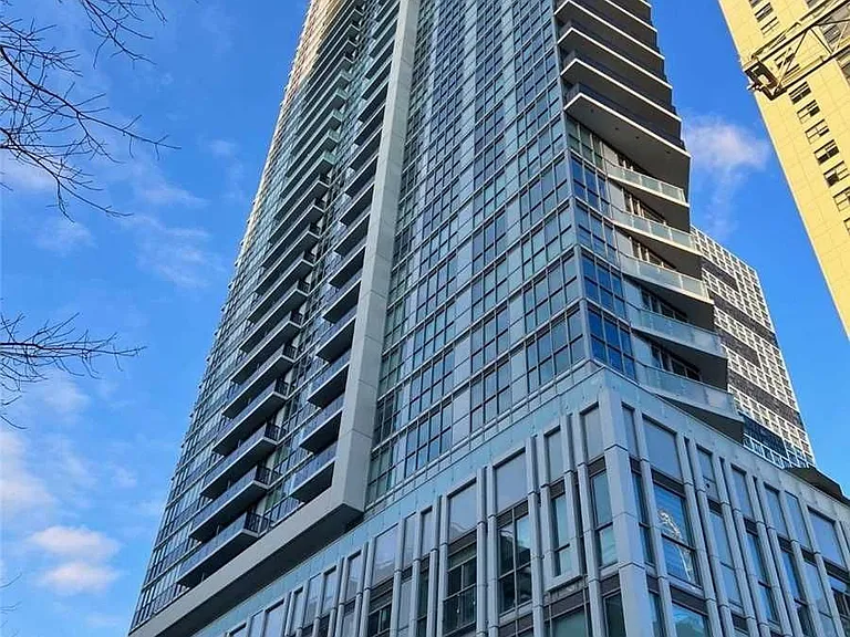 77 Mutual St #3411 — Photo 1