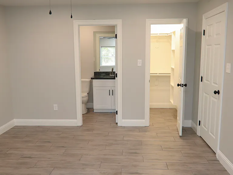 240 Mill St #B — Photo 3