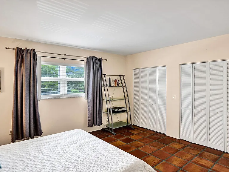 1212 SE 2nd Ct #201 — Photo 24