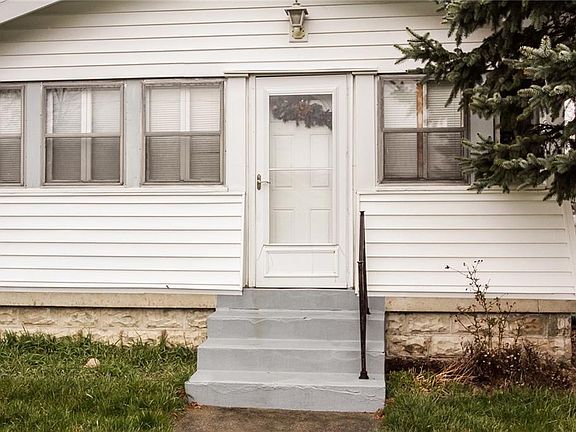 2nd image of 1460 E Jasper St