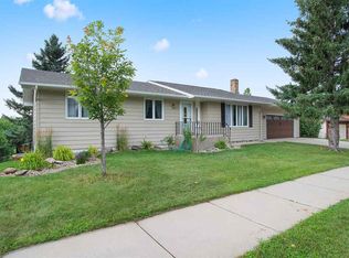 4631 Ridgewood St, Rapid City, SD 57702