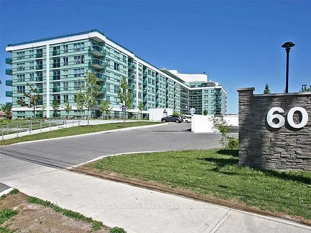 60 Fairfax Cres #330 — Photo 1