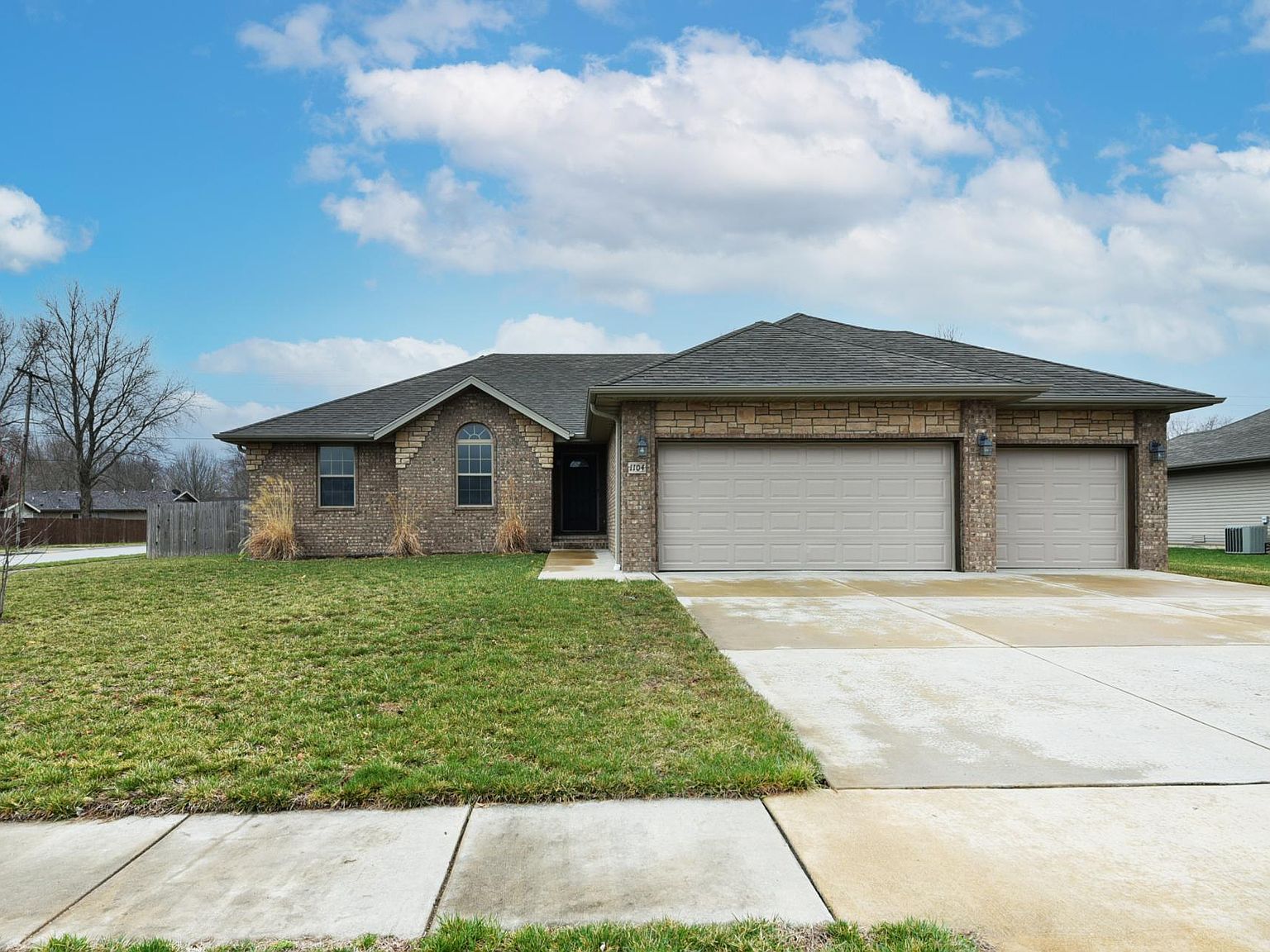 1104 E Highview Dr, Ozark, MO 65721 Zillow