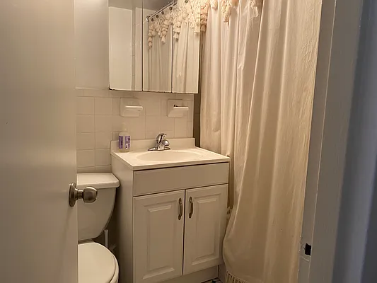 Rented by Mallory Management Corp | media 6