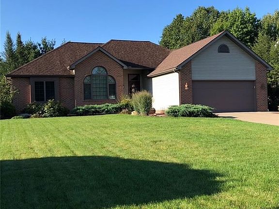 2nd image of 609 Chestnut Ln