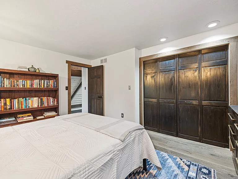 2350 Linden Dr — Photo 38