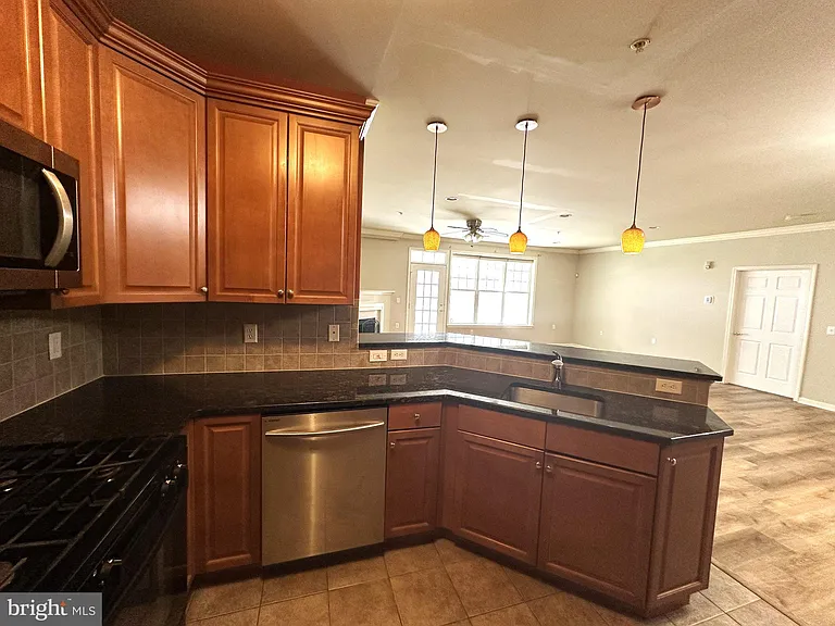 416 Masterson Ct — Photo 12