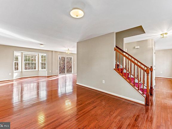 4th image of 1269 White Sands Dr