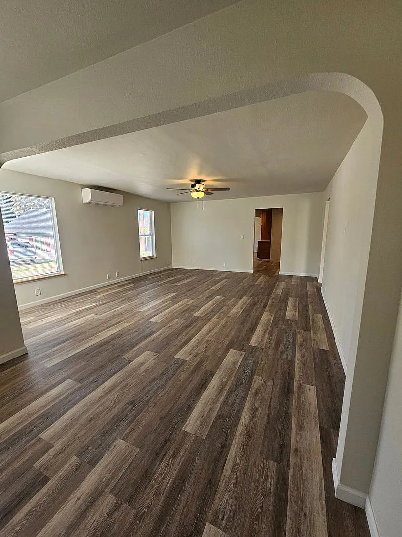 Newly Remodeled 2 Bedroom Home with Bonus Room! — Photo 3