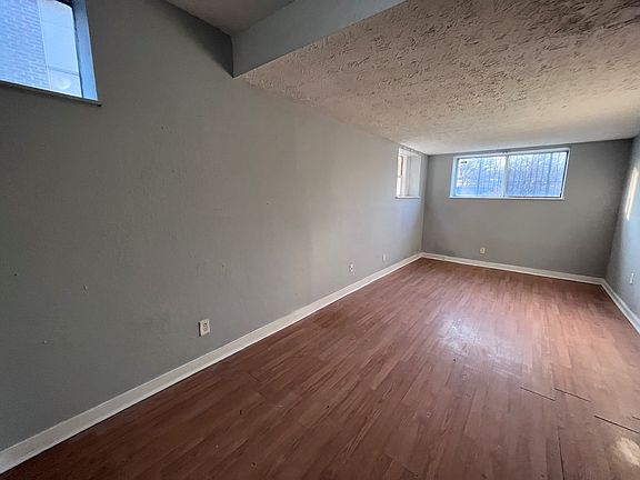3rd image of 1149 Fairfield Ave Unit 6