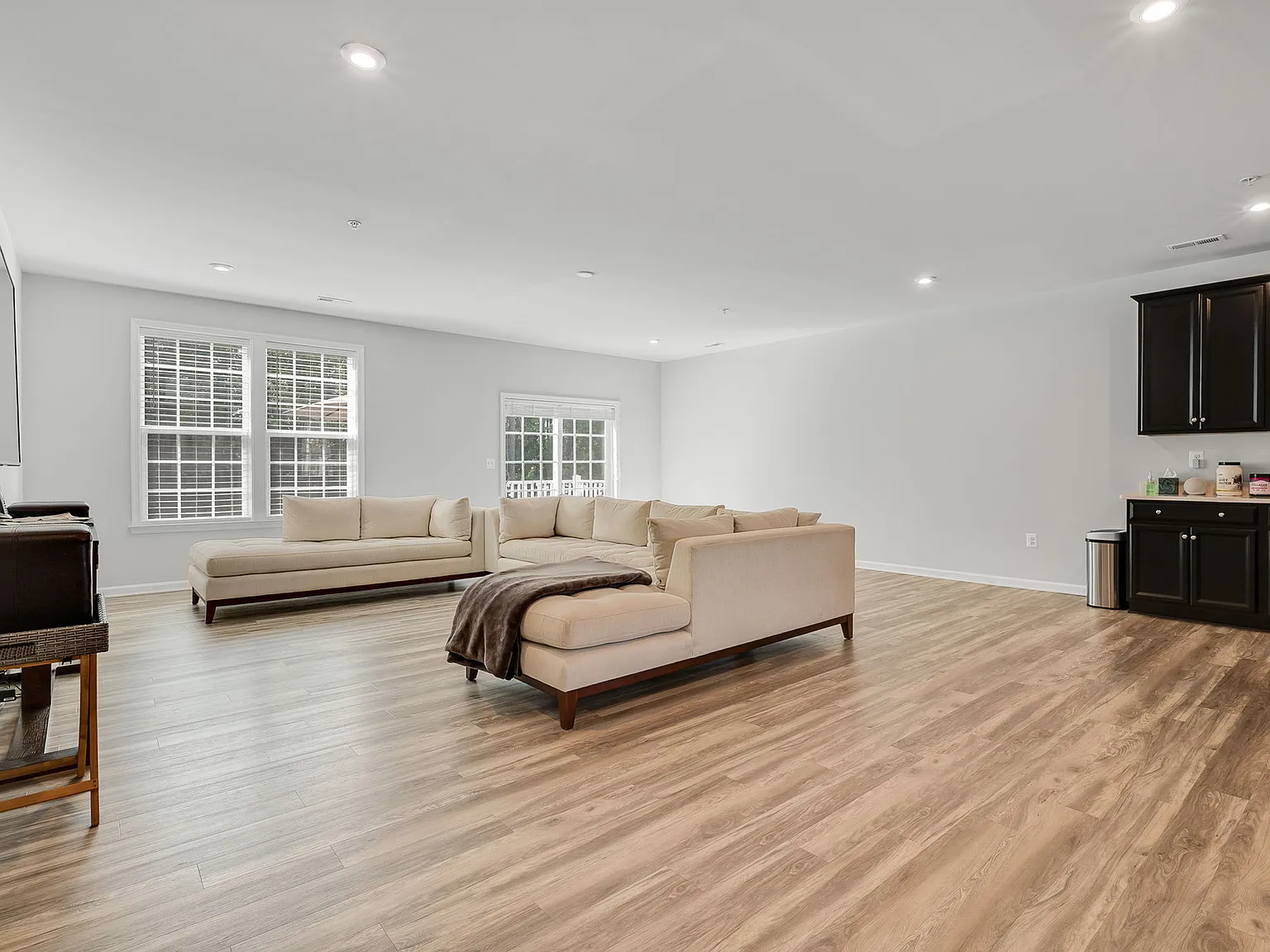 3 bed, 2.5 bath, 2452 sqft, $2,750 — Photo 3