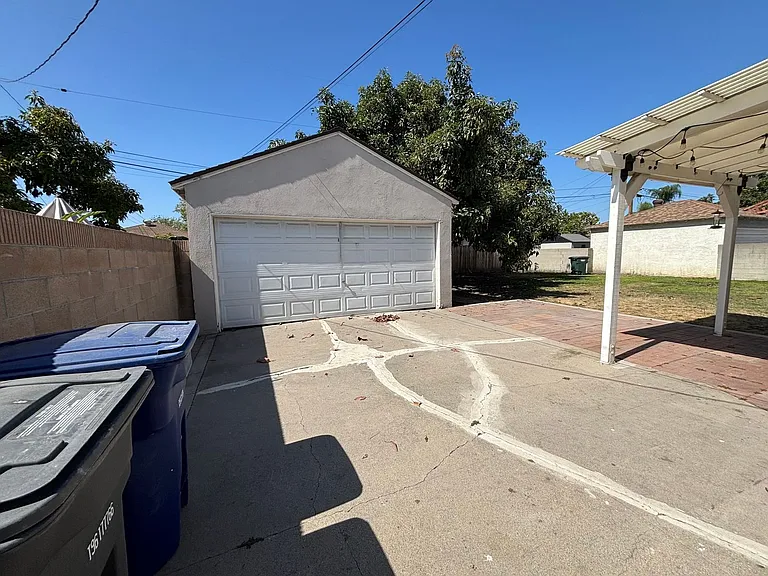 8112 Taylor St — Photo 20
