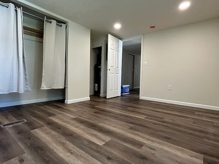 86 Larry Ln — Photo 3