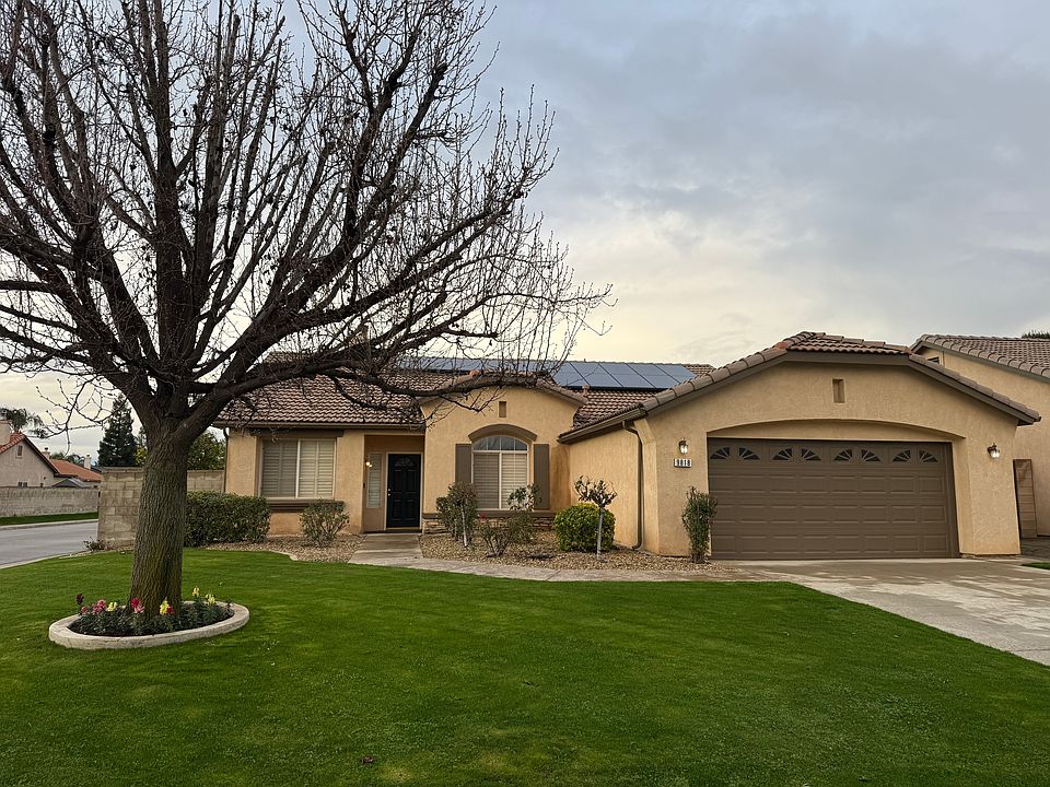 Corner lot, beautiful house, low maintenance yards, brand new flooring, freshly painted, solar included.