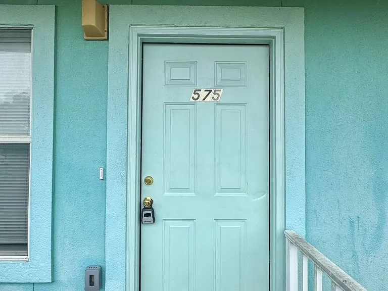 575 Florosa Ct — Photo 2