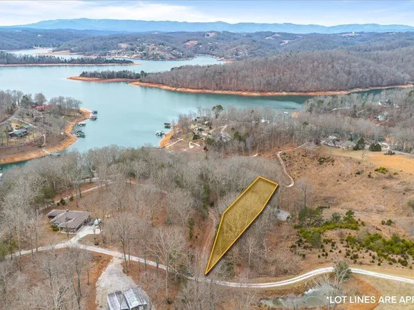 Deer Pond Cir, Lafollette, TN 37766