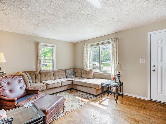 5th image of 2110 Dawson Ave NE