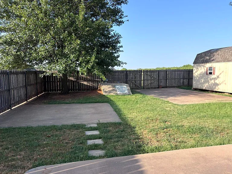 100 Kaitlin St — Photo 11