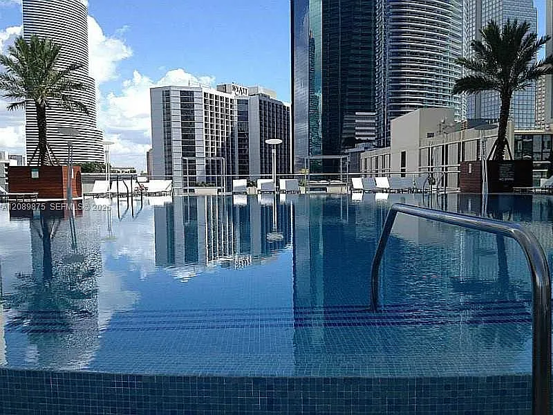 500 Brickell East Condo — Photo 3