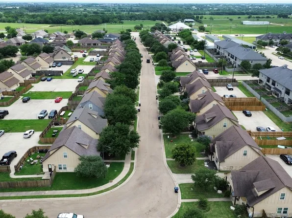 3360 Keefer Loop, Bryan, TX 77845