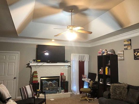 2nd image of 1920 Hollywood Dr