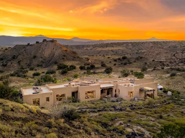 34 Rincon Canada, Abiquiu, NM 87510