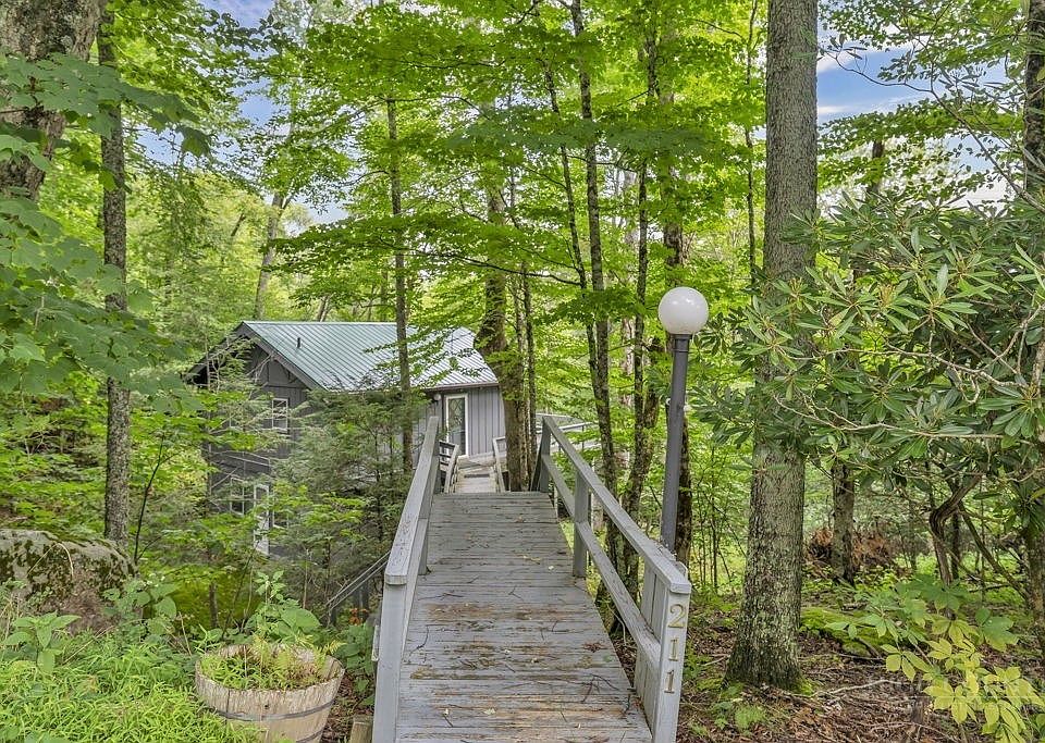 1st image of 211 Foxgrape Hollow