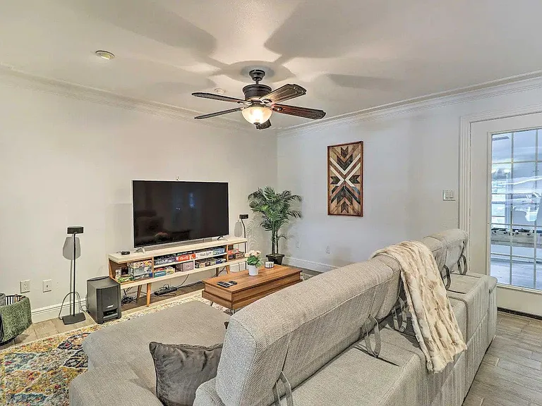 411 Ramble Ln — Photo 10