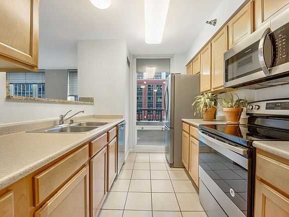 4th image of 345 N Lasalle St #1808