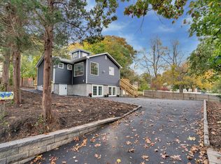 122 Walnut Rd, Kings Park, NY 11754